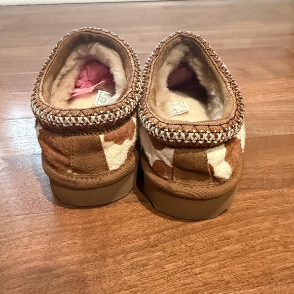 UGG Women's Tan and Cream Cow Print Slippers - Picture 3 of 8
